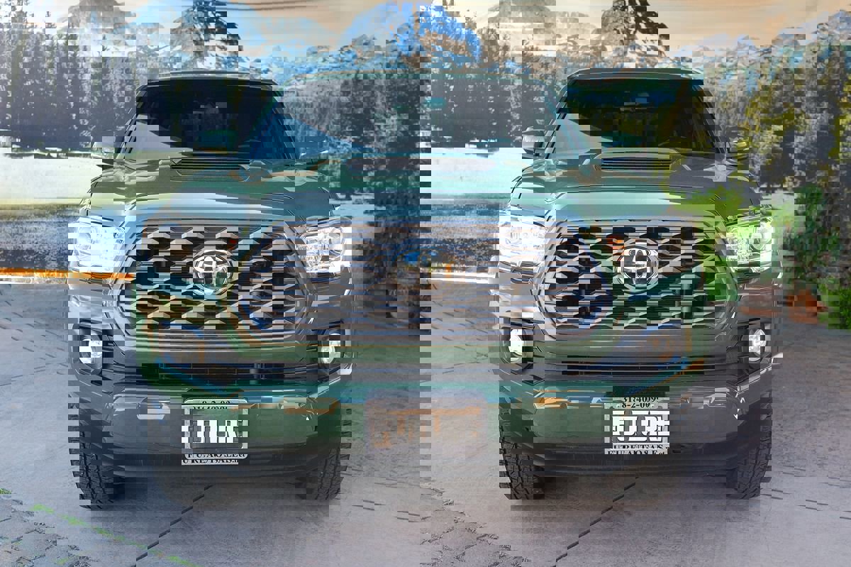 Used 2021 Toyota Tacoma TRD Sport w/ Technology Package image 2