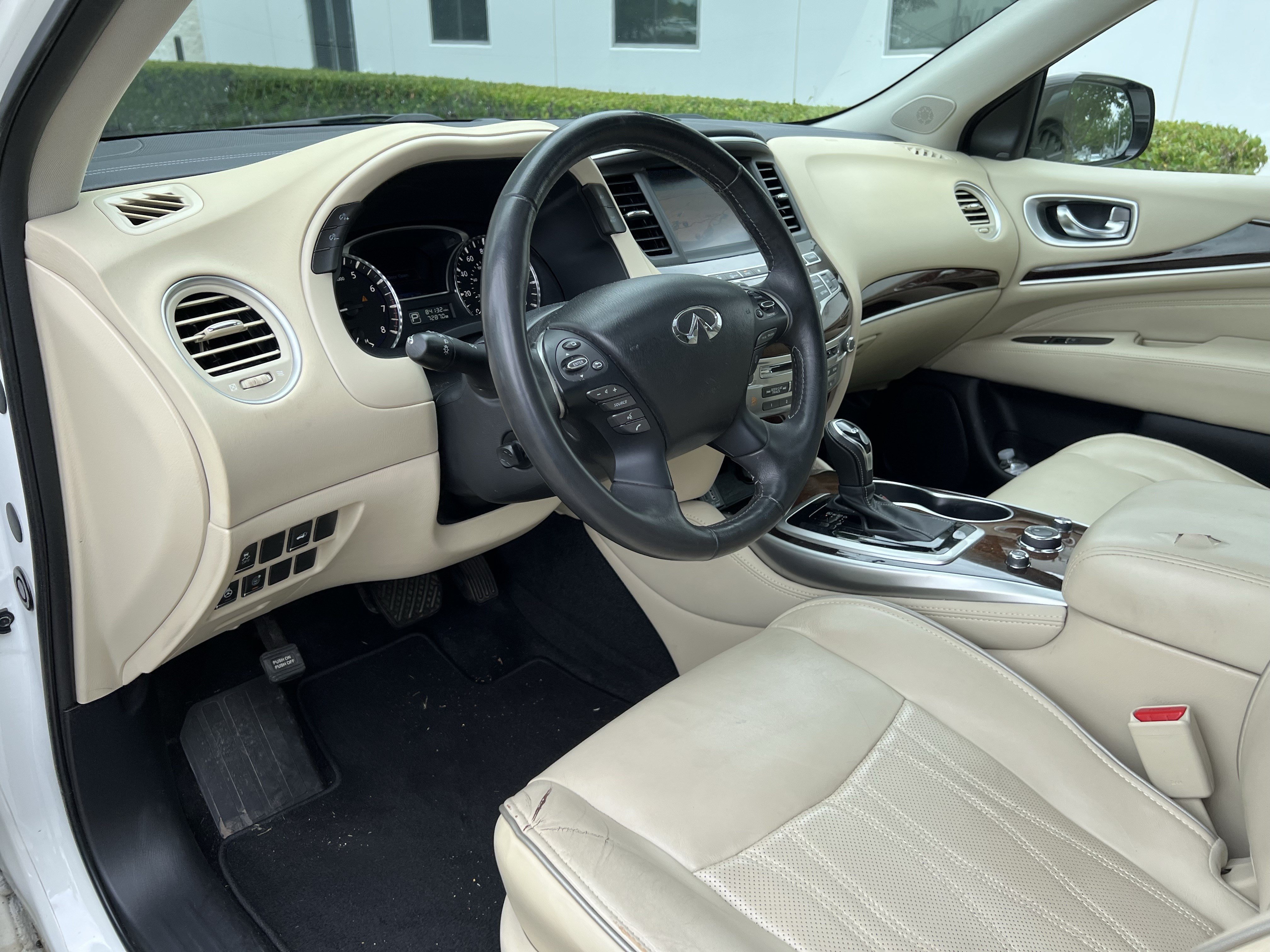 Used 2019 INFINITI QX60 Luxe w/ Sensory Package FWD image 17