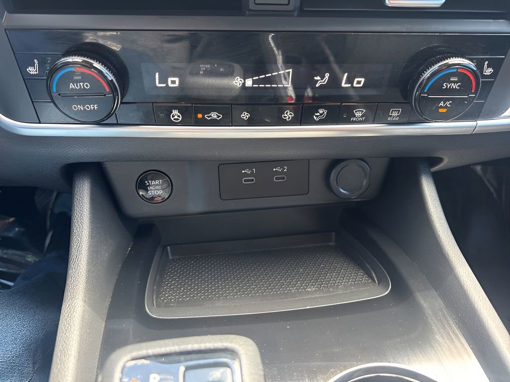 Used 2024 Nissan Rogue SV w/ SV Premium Package AWD/4WD image 19