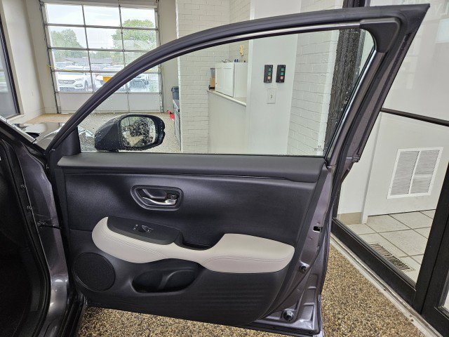 Used 2024 Honda HR-V LX image 14