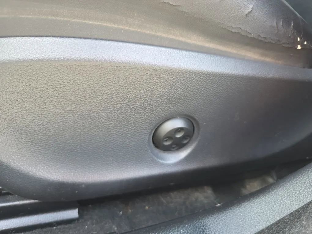 Used 2017 INFINITI QX30 Premium w/ Technology Package image 15