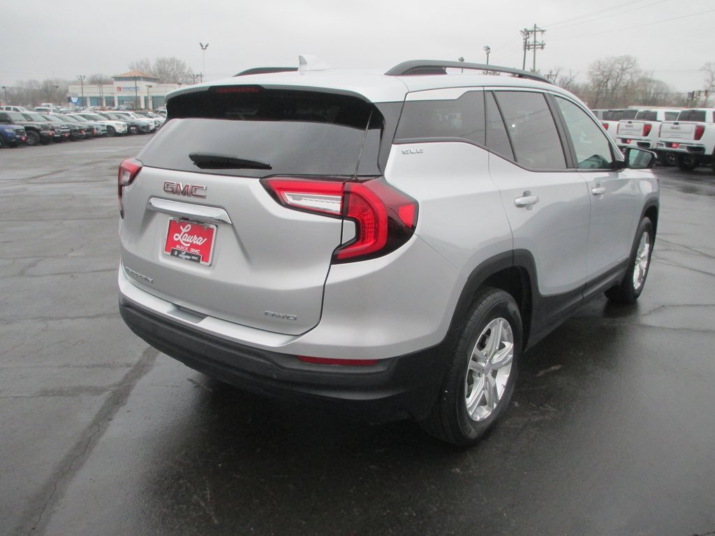 Used 2022 GMC Terrain SLE w/ Driver Convenience Package image 4