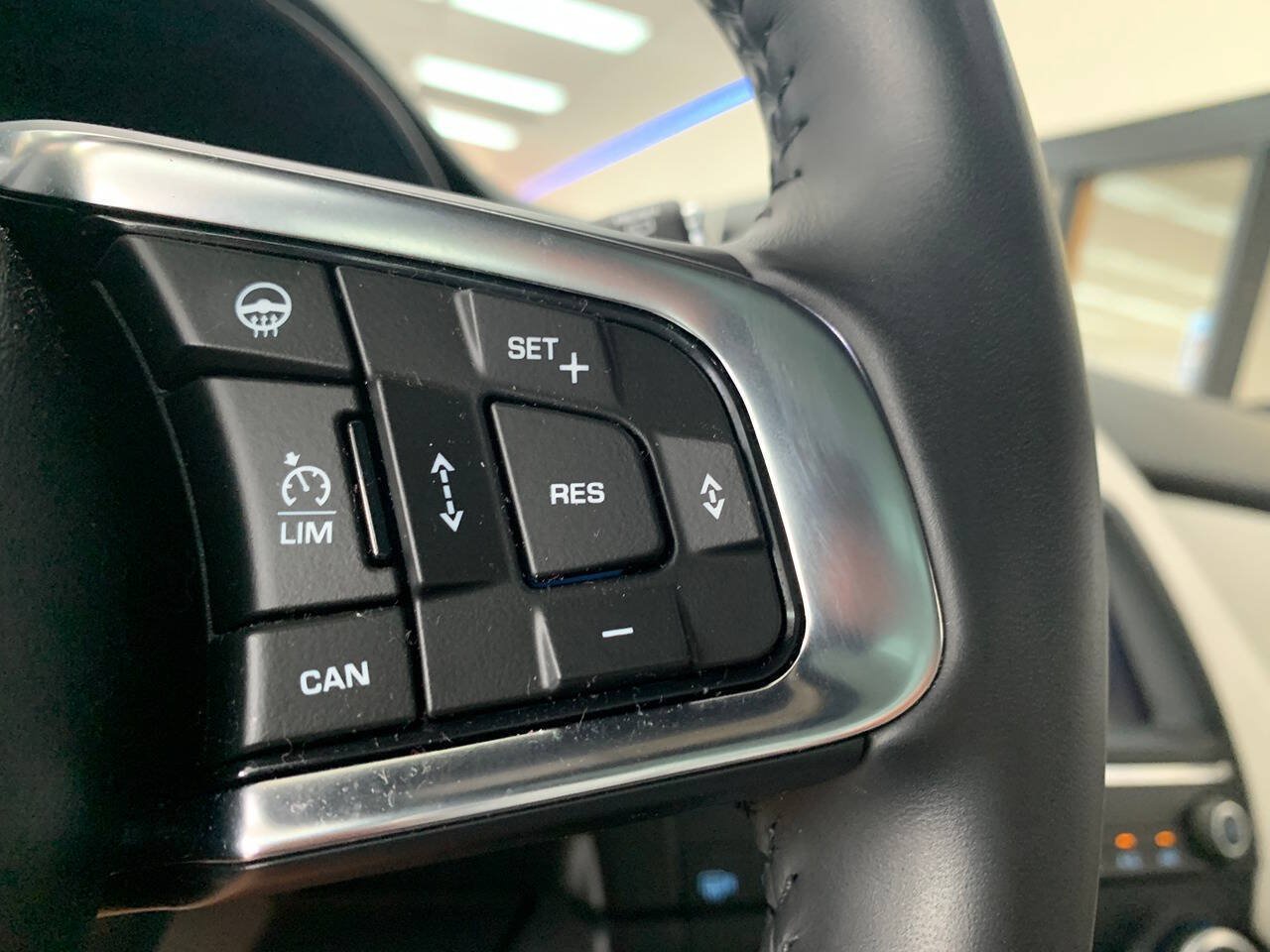 Used 2019 Jaguar E-PACE R-Dynamic HSE AWD/4WD image 17