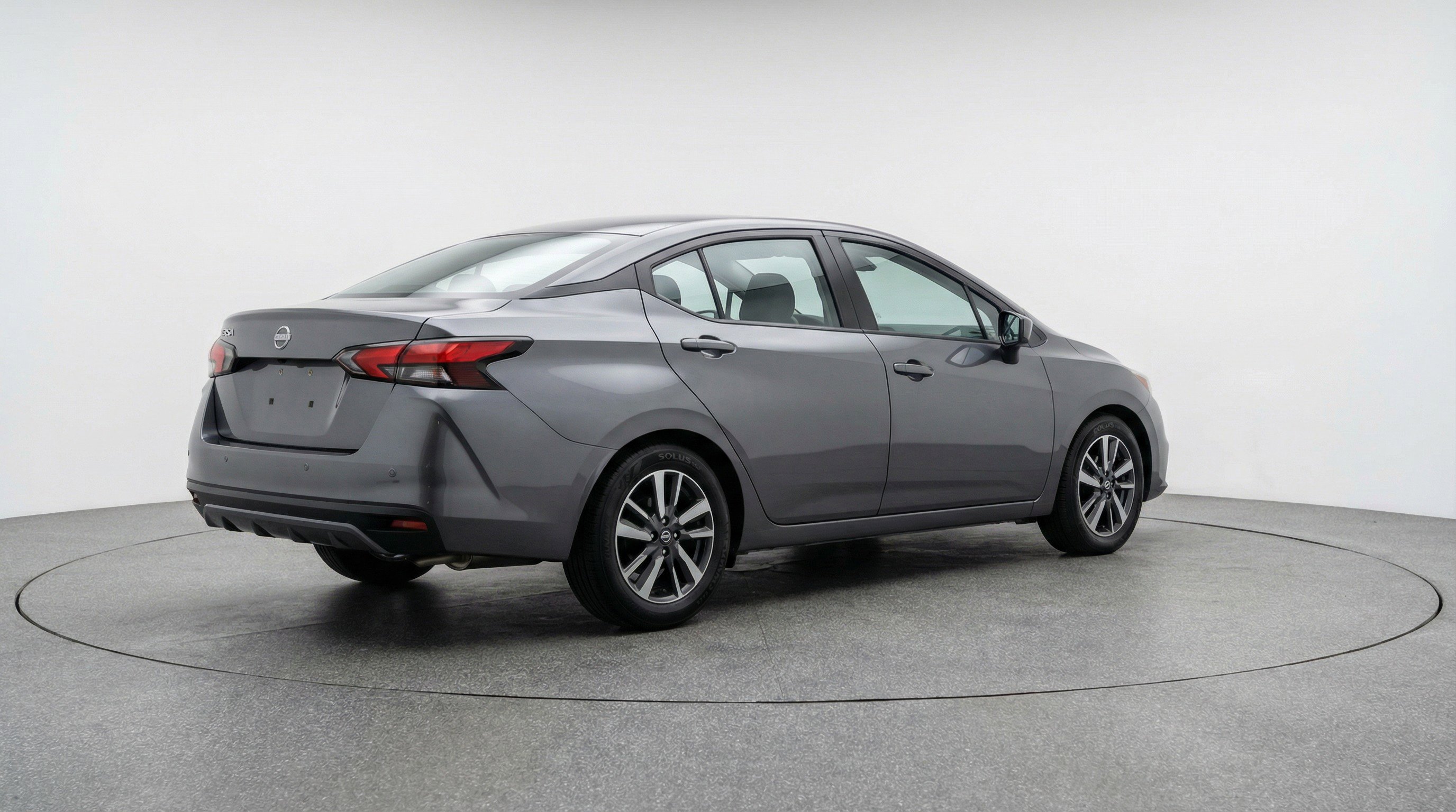 Used 2025 Nissan Versa SV image 9