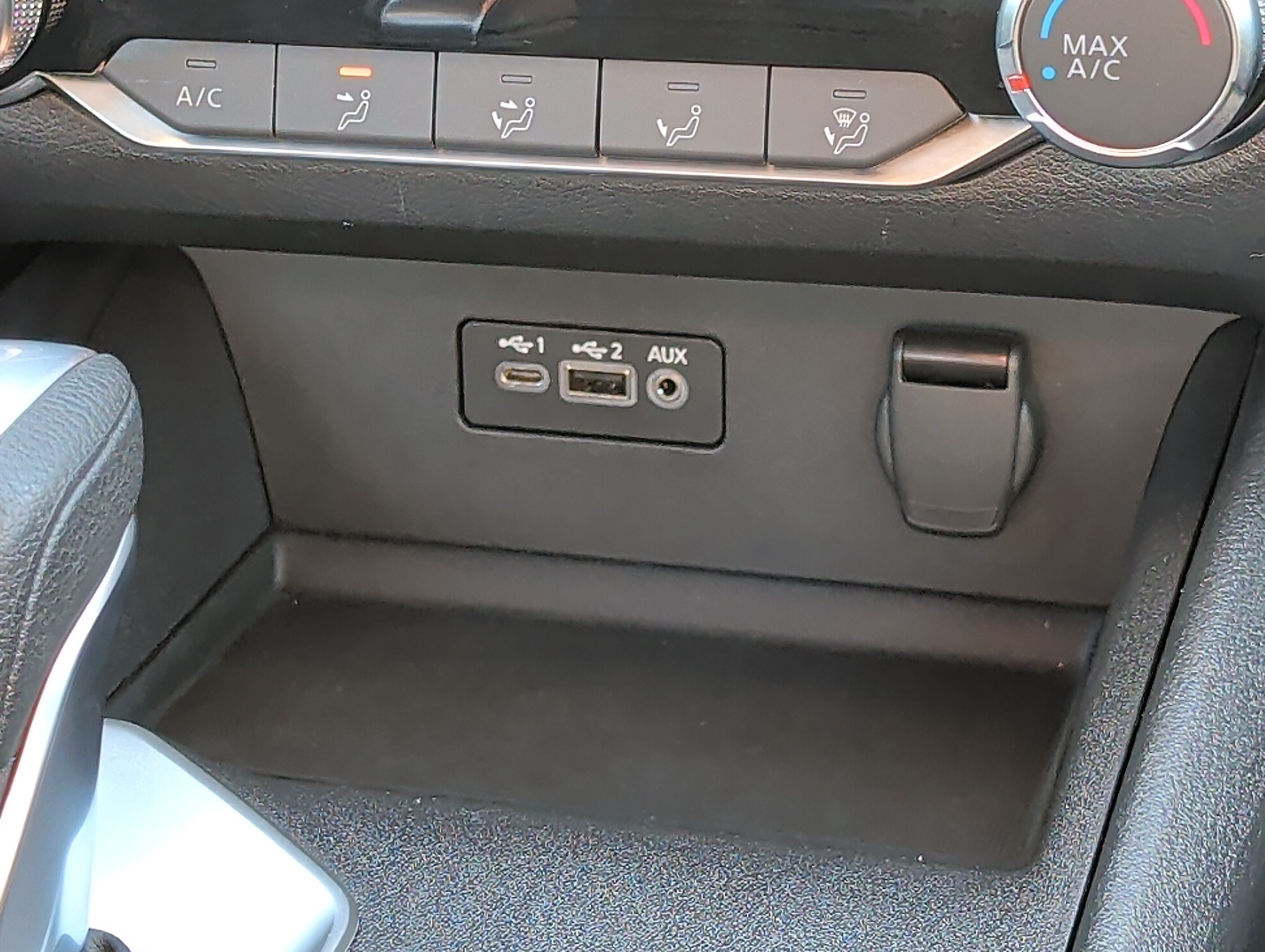 Used 2025 Nissan Altima 2.5 SV FWD image 31