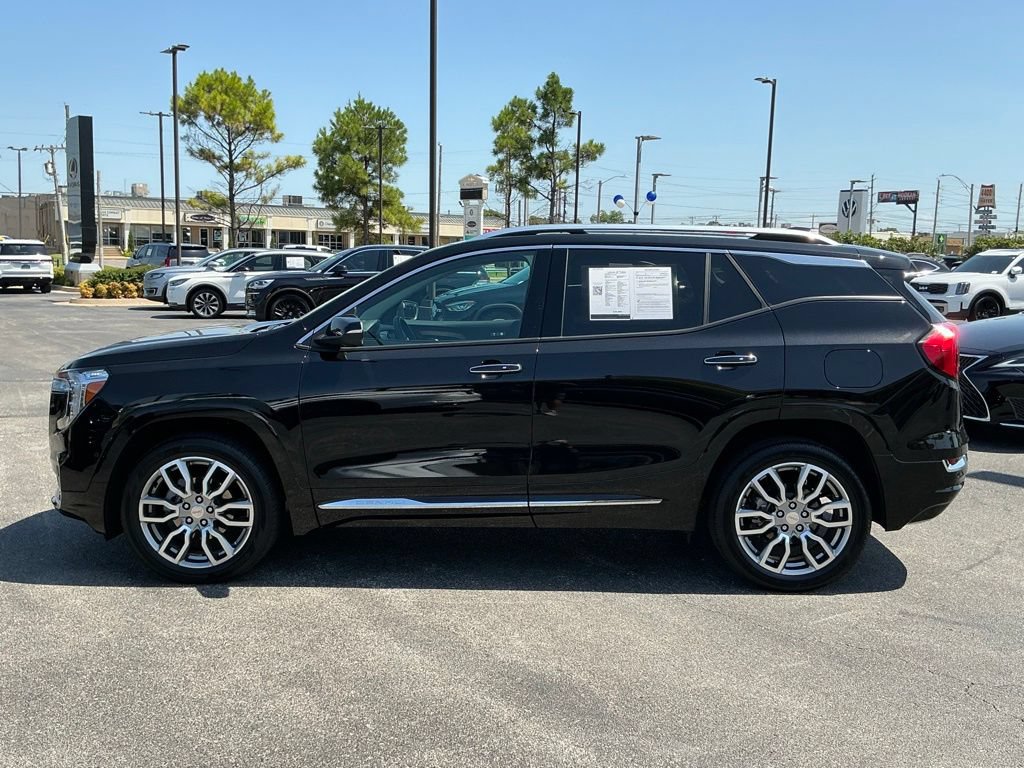 Used 2024 GMC Terrain Denali w/ Denali Premium Package AWD/4WD image 6