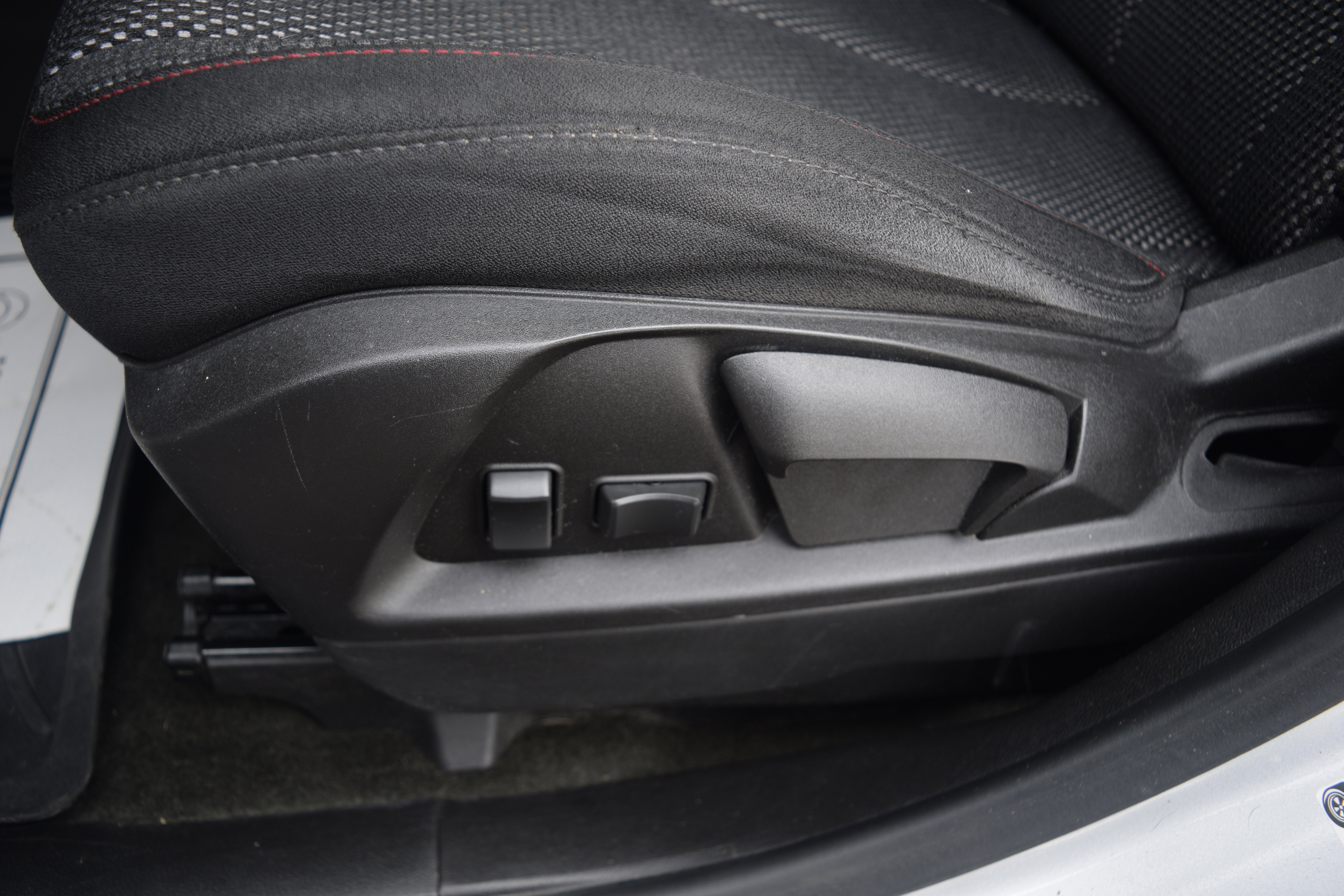 Used 2017 Chevrolet Equinox LS image 18