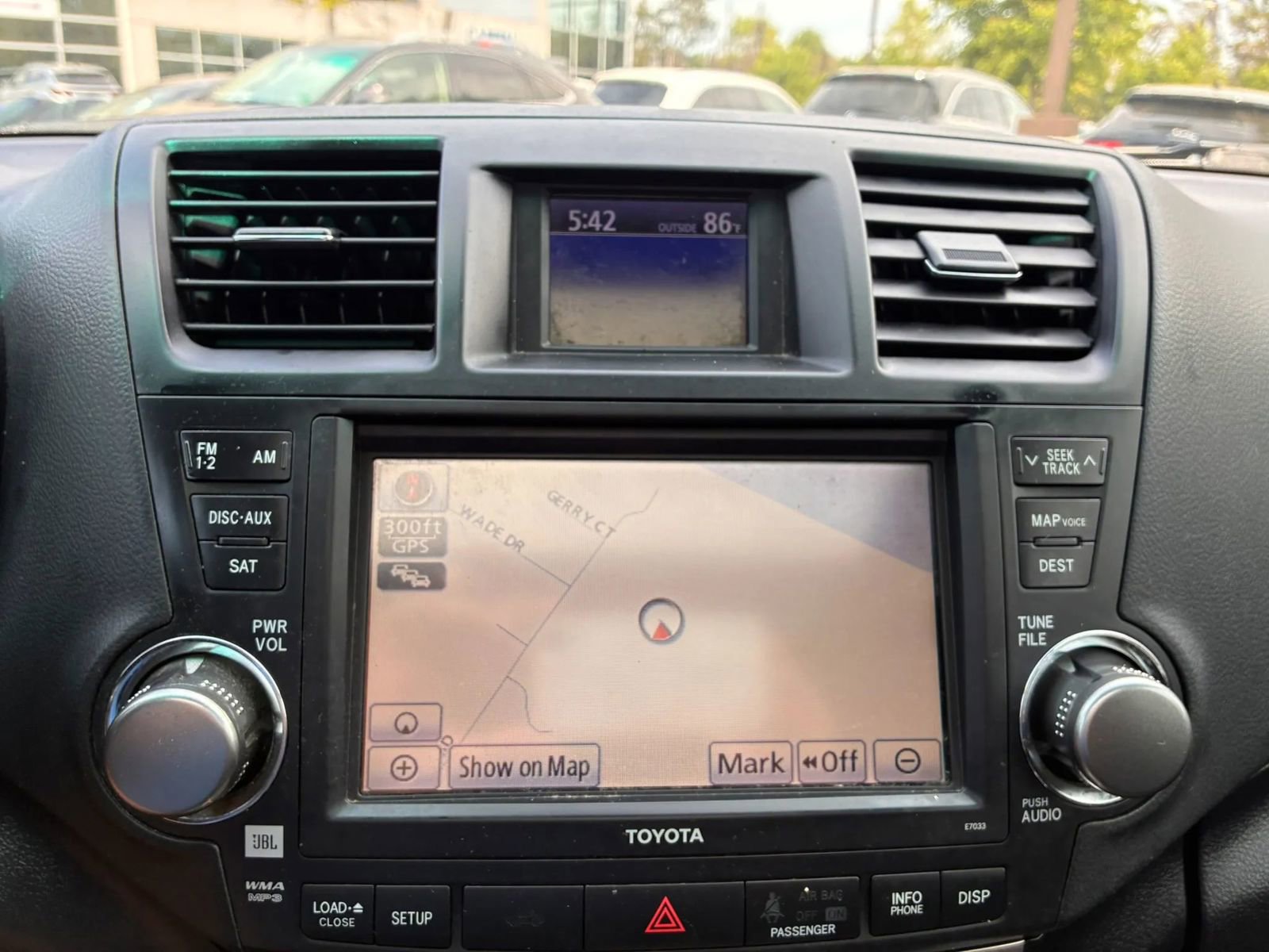 Used 2012 Toyota Highlander SE w/ Tow Pkg AWD/4WD image 29