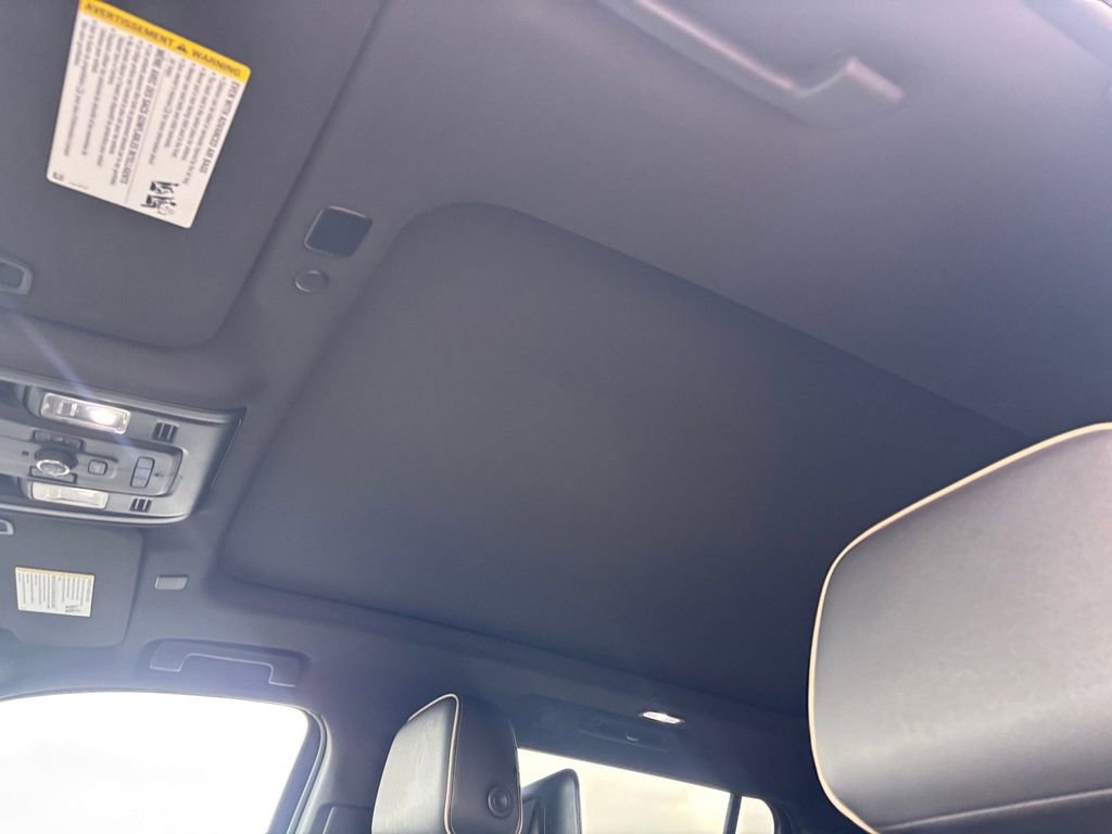 Used 2021 Chevrolet Suburban Premier w/ Premium Package AWD/4WD image 12