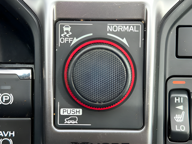 Used 2024 Subaru Forester Premium AWD/4WD image 5
