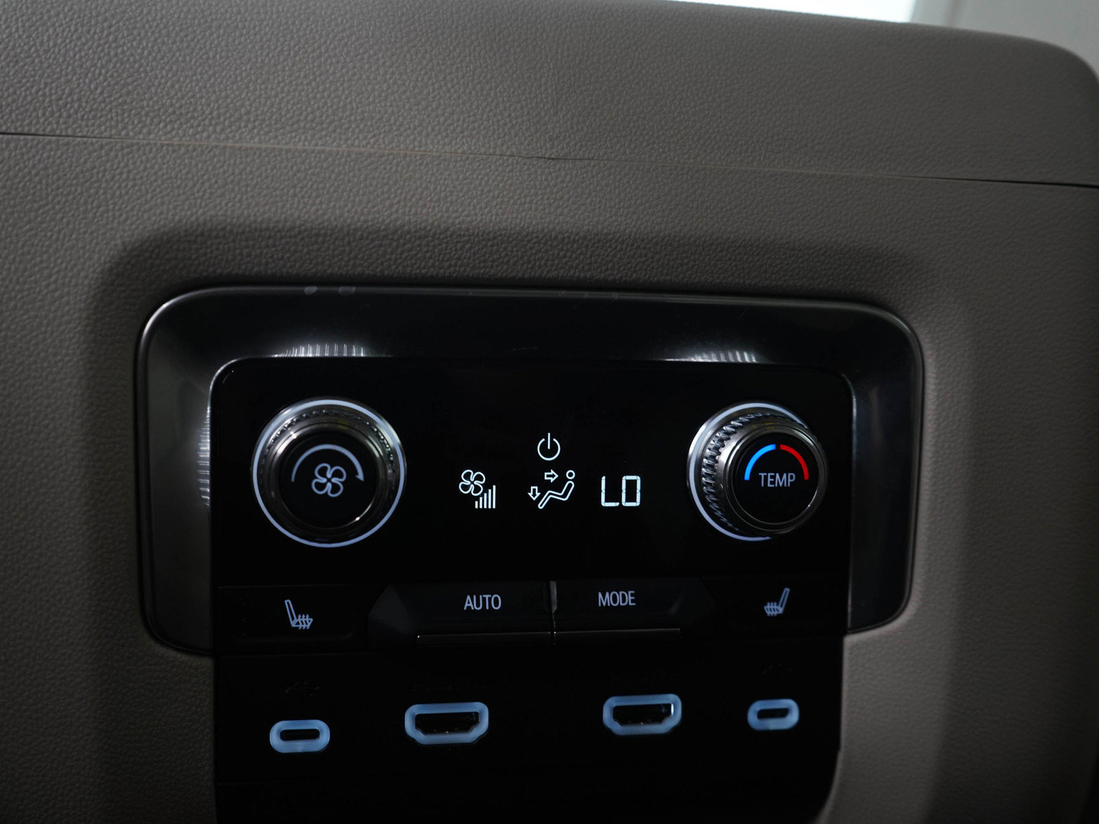 Used 2021 GMC Yukon Denali w/ Denali Ultimate Package AWD/4WD image 19