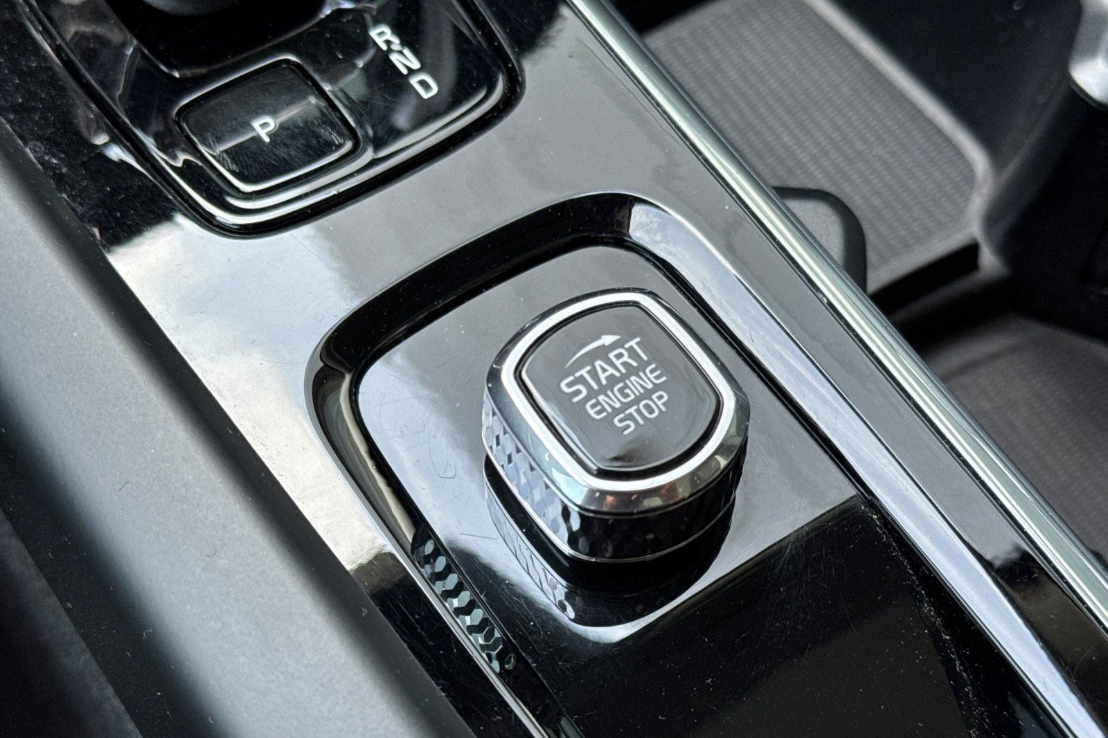 Used 2023 Volvo XC60 T8 Ultimate w/ Protection Package Premier image 25