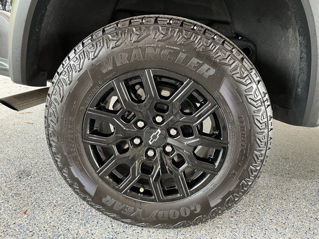 Used 2026 Chevrolet Colorado Trail Boss AWD/4WD image 32