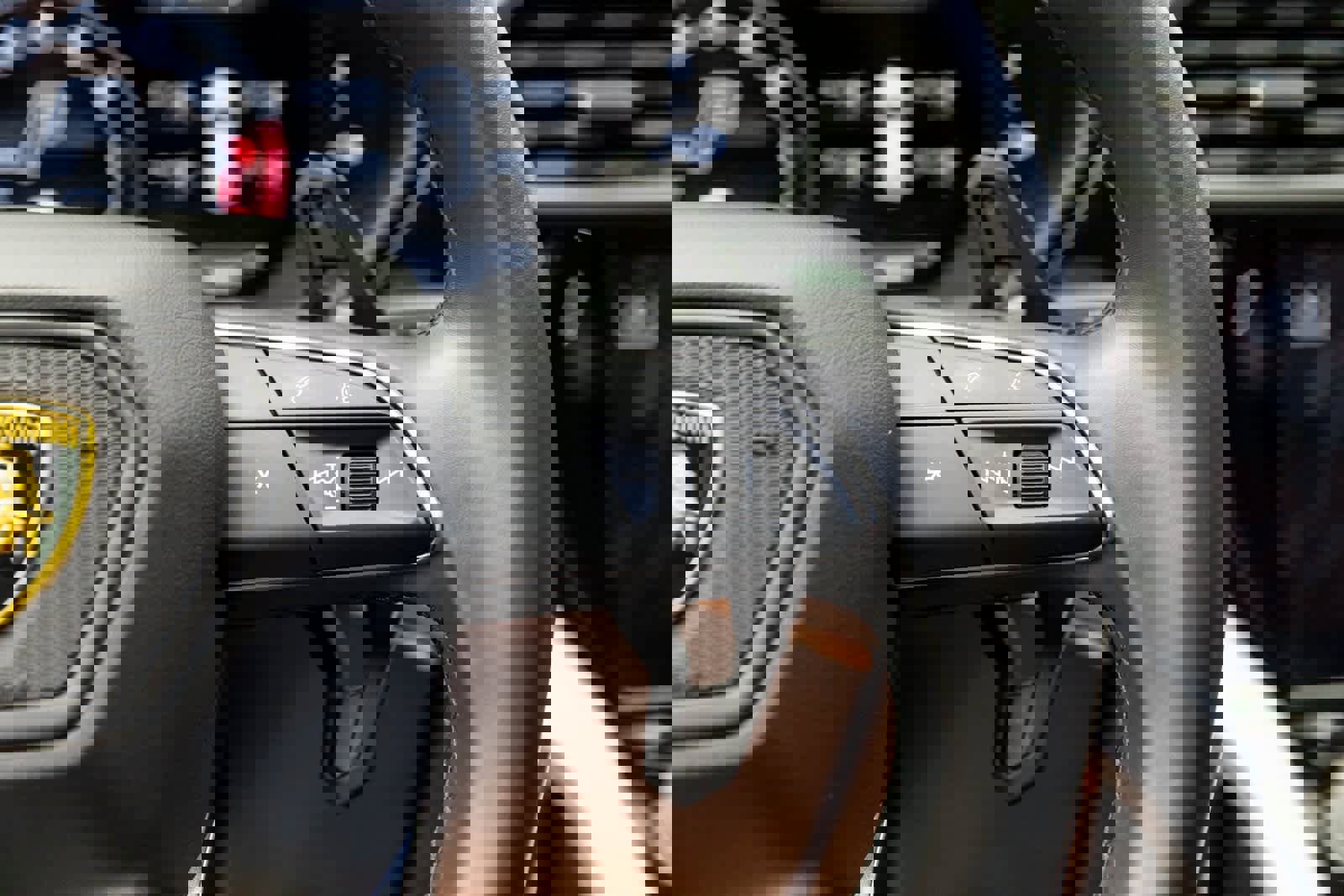 Used 2022 Lamborghini Urus image 36