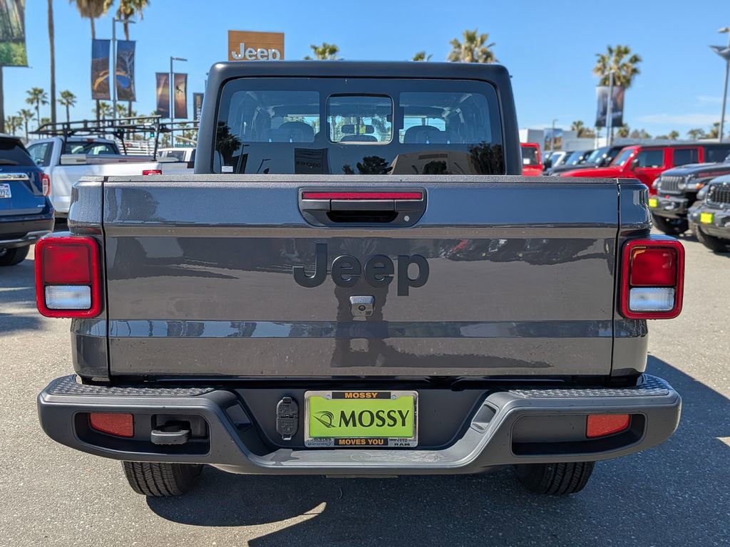 New 2026 Jeep Gladiator Sport AWD/4WD image 5