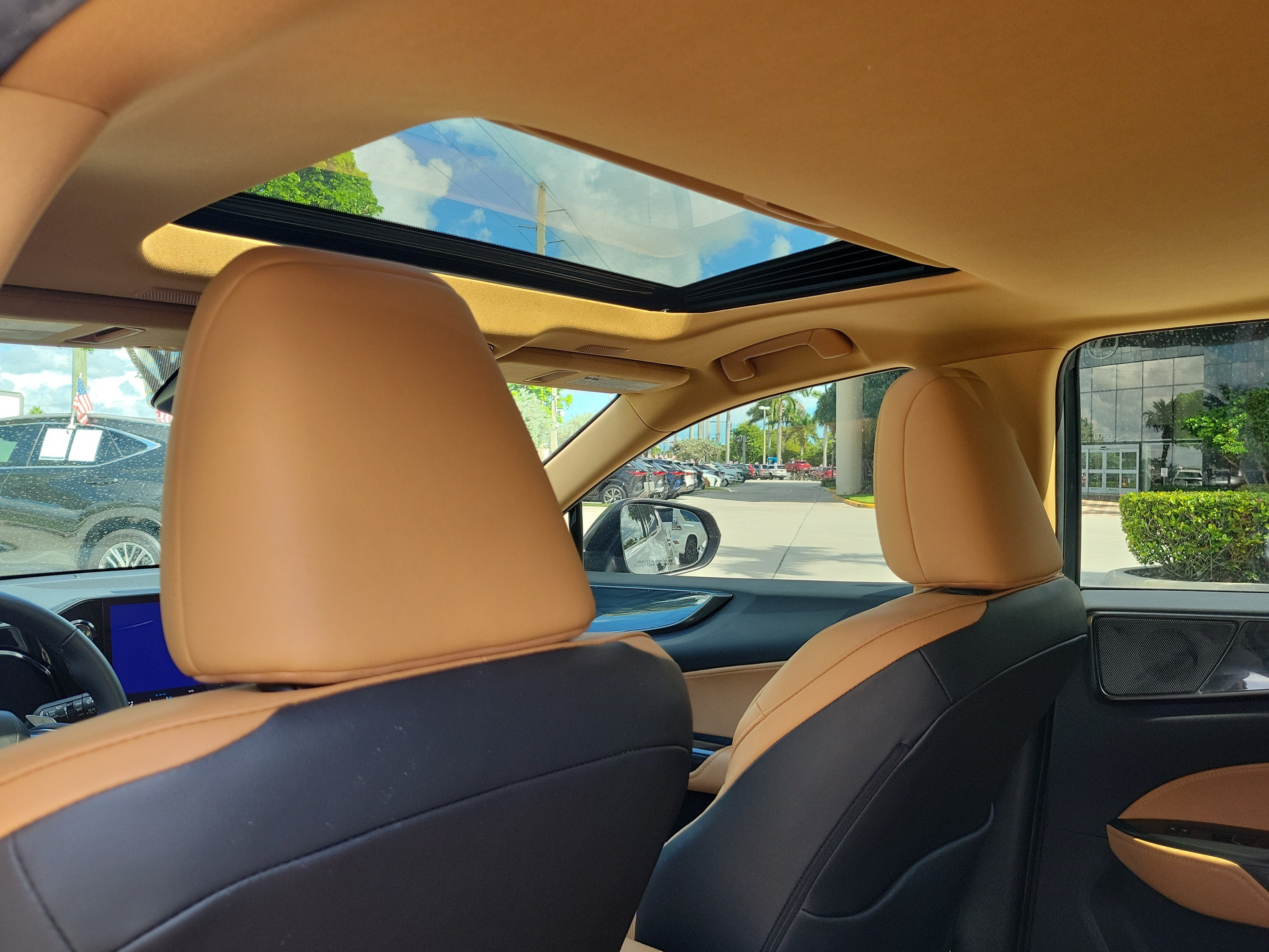 Certified 2025 Lexus NX 250 FWD w/ Premium Package image 16