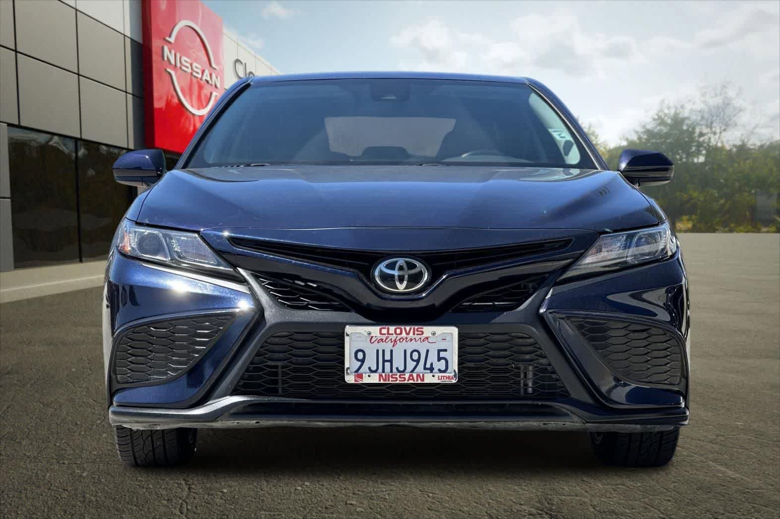 Used 2021 Toyota Camry SE FWD image 11