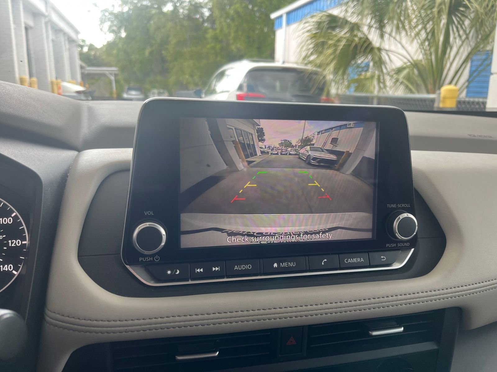 Used 2025 Nissan Rogue SV FWD image 24