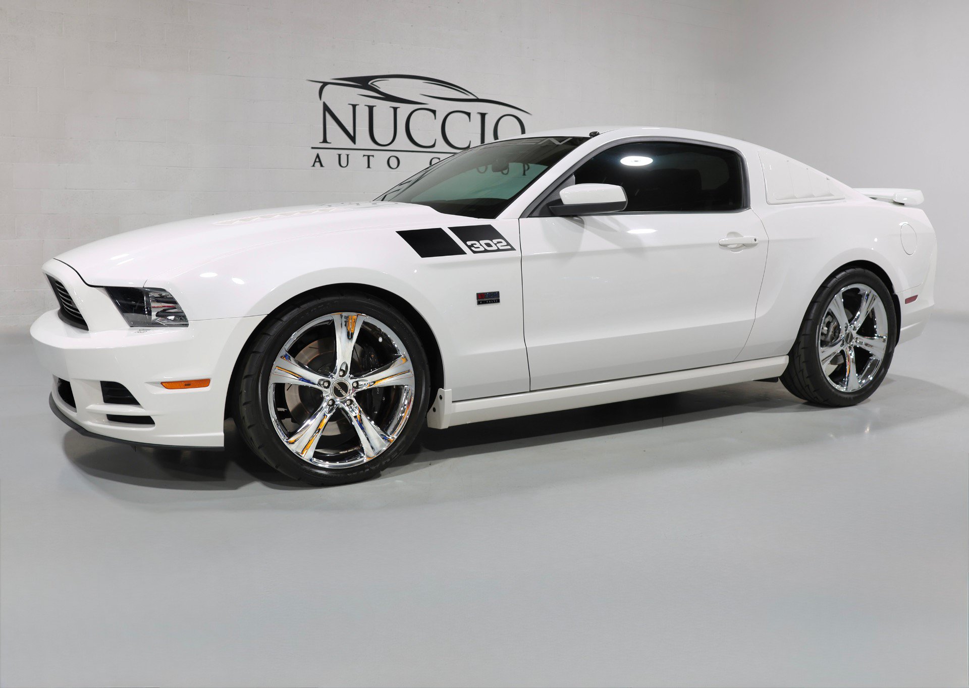 Used 2013 Ford Mustang GT RWD image 34