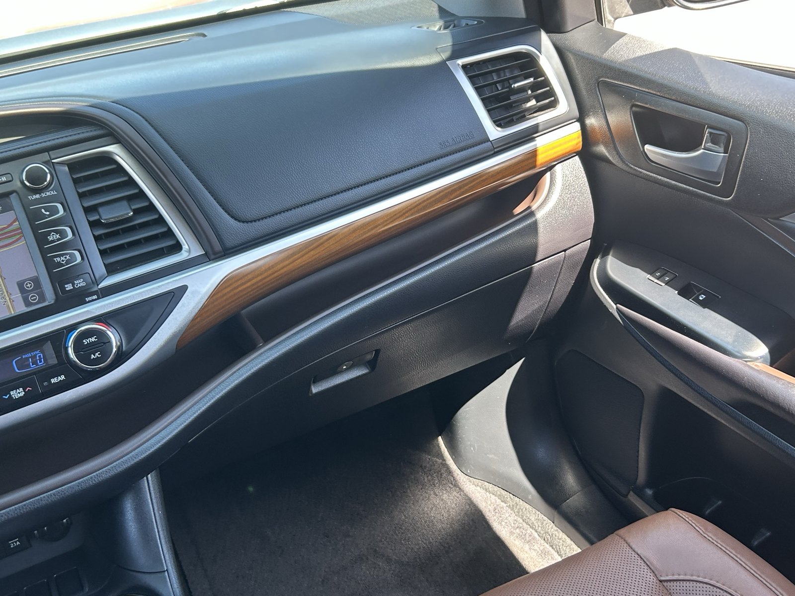 Used 2017 Toyota Highlander Limited FWD image 19