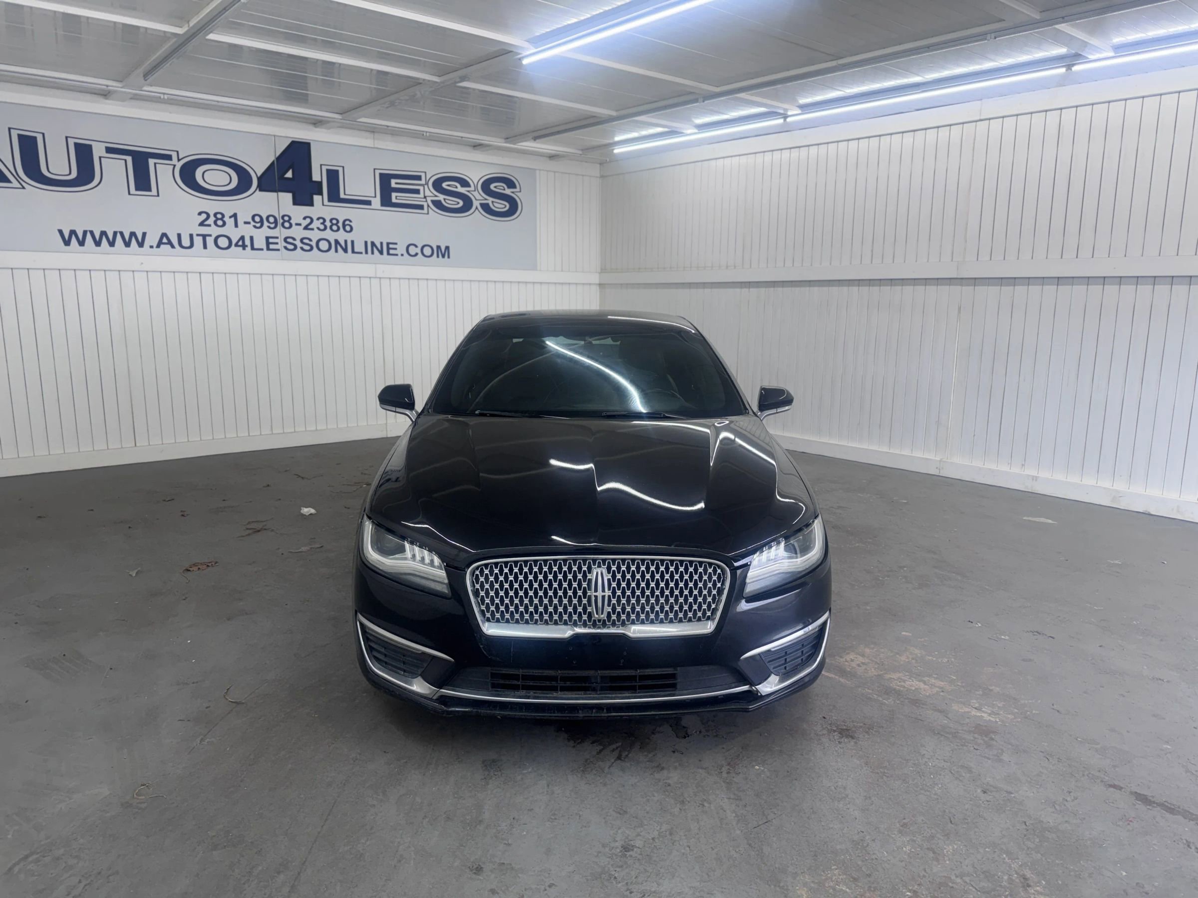 Used 2017 Lincoln MKZ Premiere FWD image 2