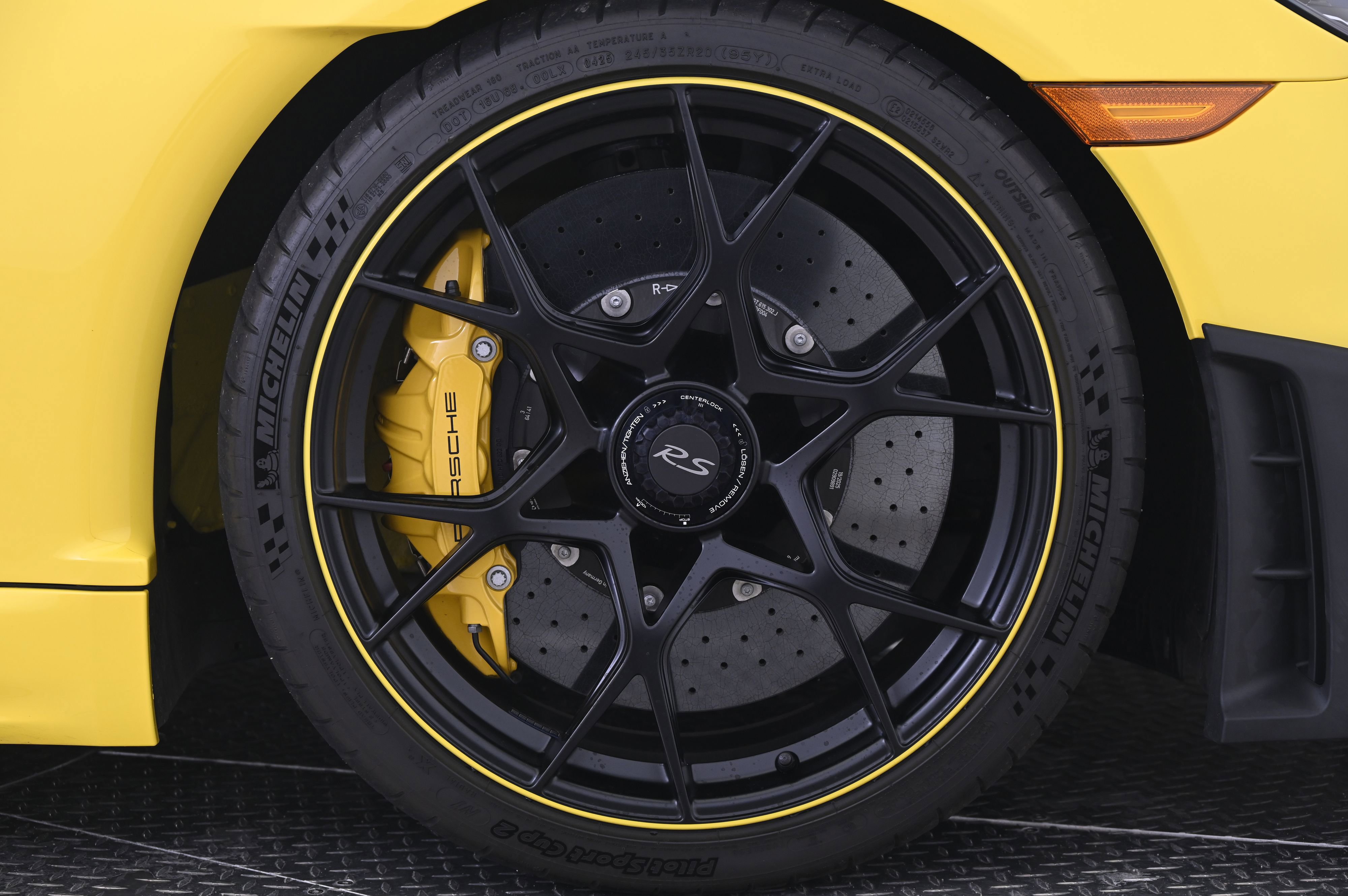 Certified 2025 Porsche 718 Boxster Spyder RS RWD image 17