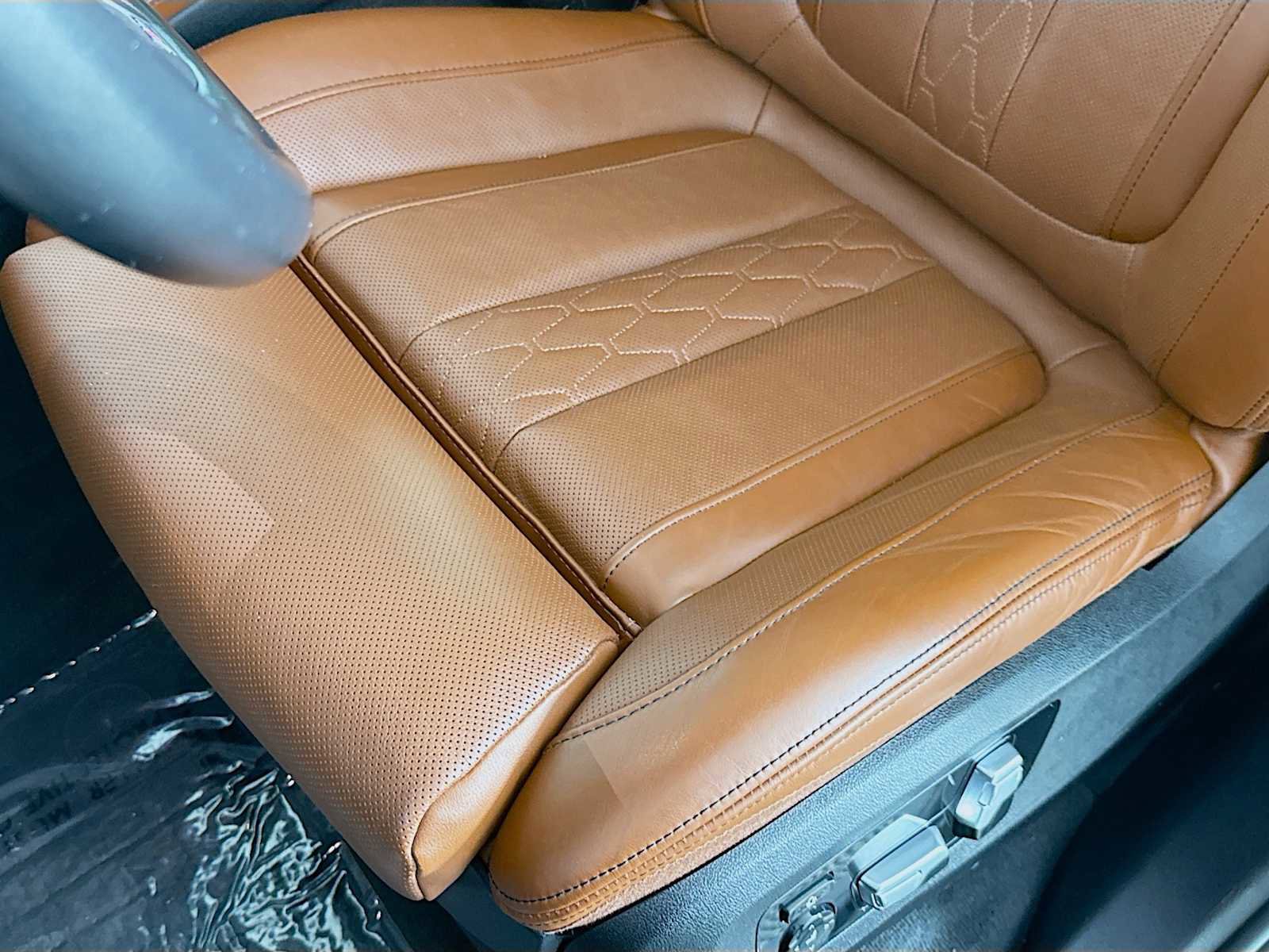 Used 2023 BMW X5 M50i w/ Executive Package image 21