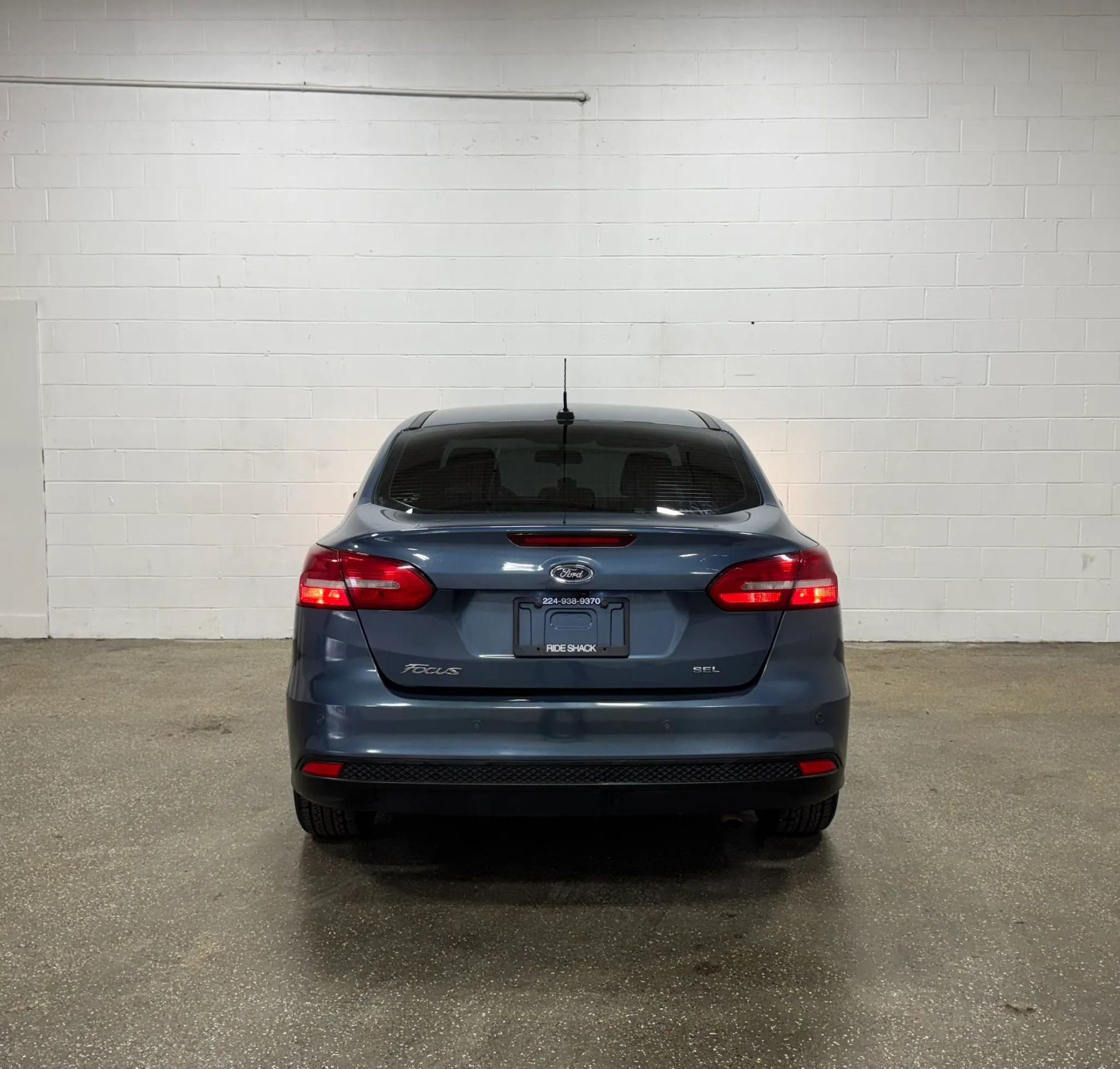 Used 2018 Ford Focus SEL w/ Cold Weather Package FWD image 4