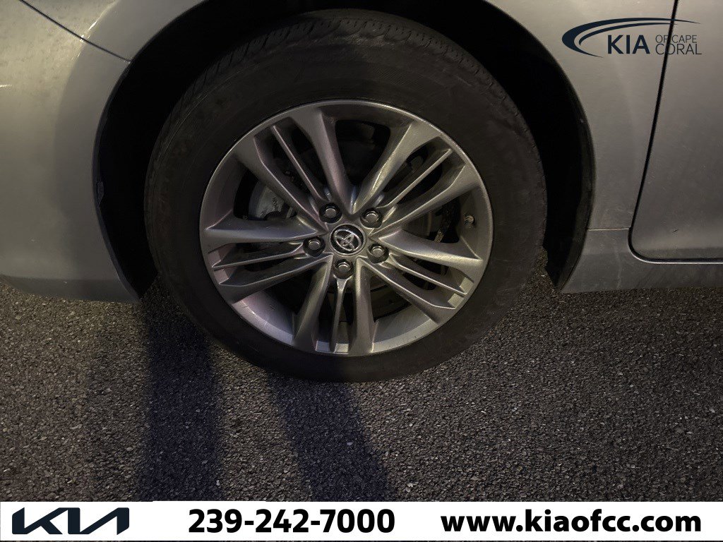 Used 2016 Toyota Camry LE image 10