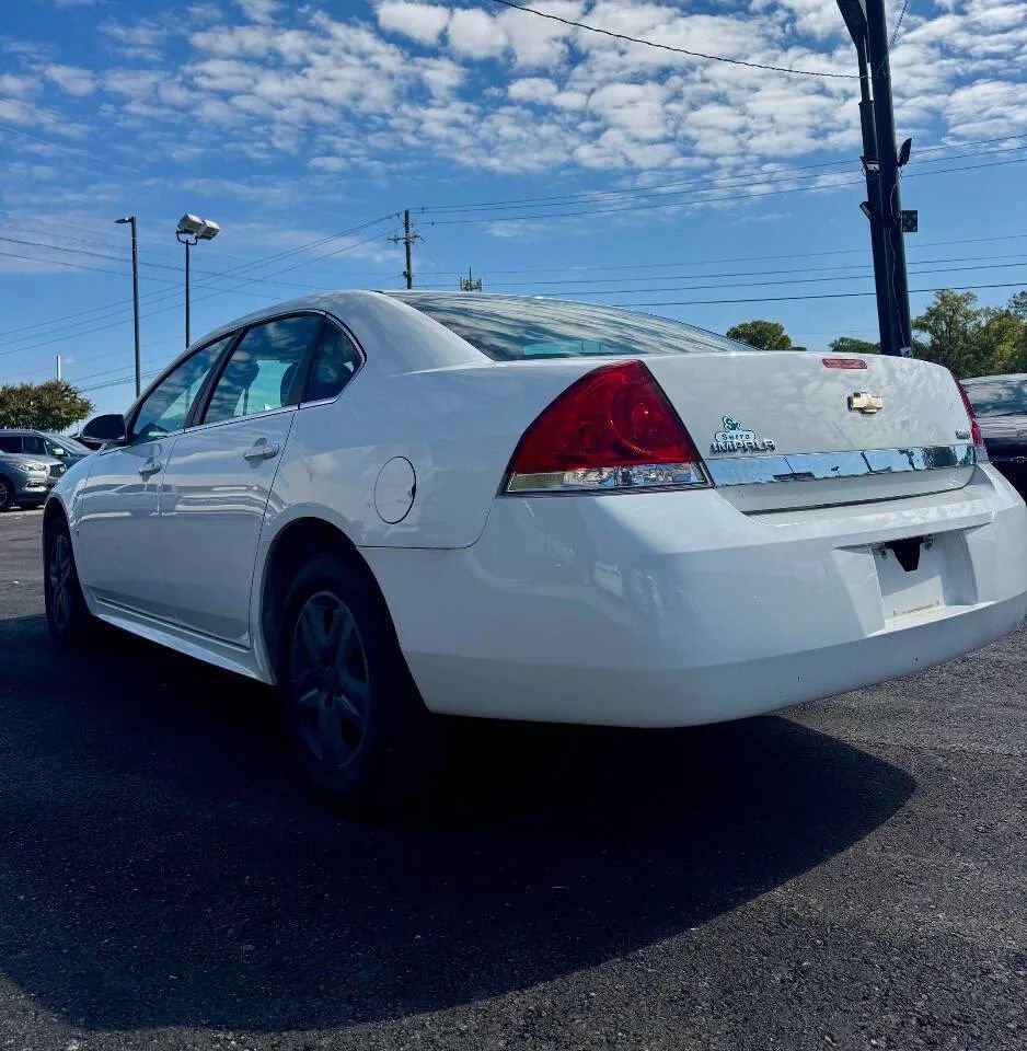 Used 2010 Chevrolet Impala LS image 3