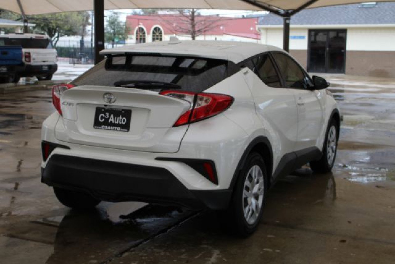 Used 2020 Toyota C-HR LE image 11