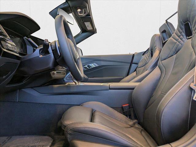 Used 2025 BMW Z4 M40i w/ Premium Package image 4