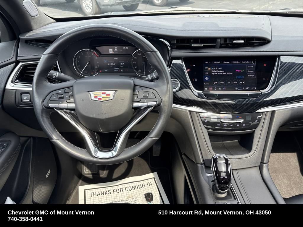 Used 2025 Cadillac XT6 Premium Luxury image 14