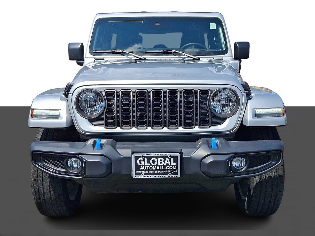 Used 2024 Jeep Wrangler Unlimited w/ Convenience Group AWD/4WD image 2
