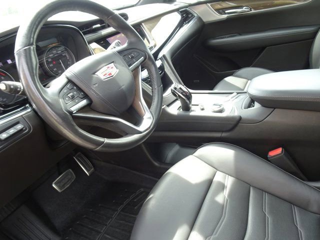 Used 2022 Cadillac XT6 Sport w/ Platinum Package image 14