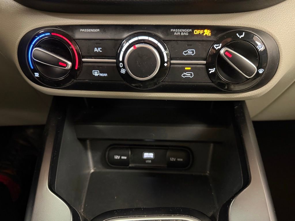 Used 2024 Kia Soul LX image 27