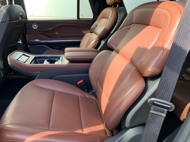 Certified 2025 Lincoln Navigator Reserve image 19