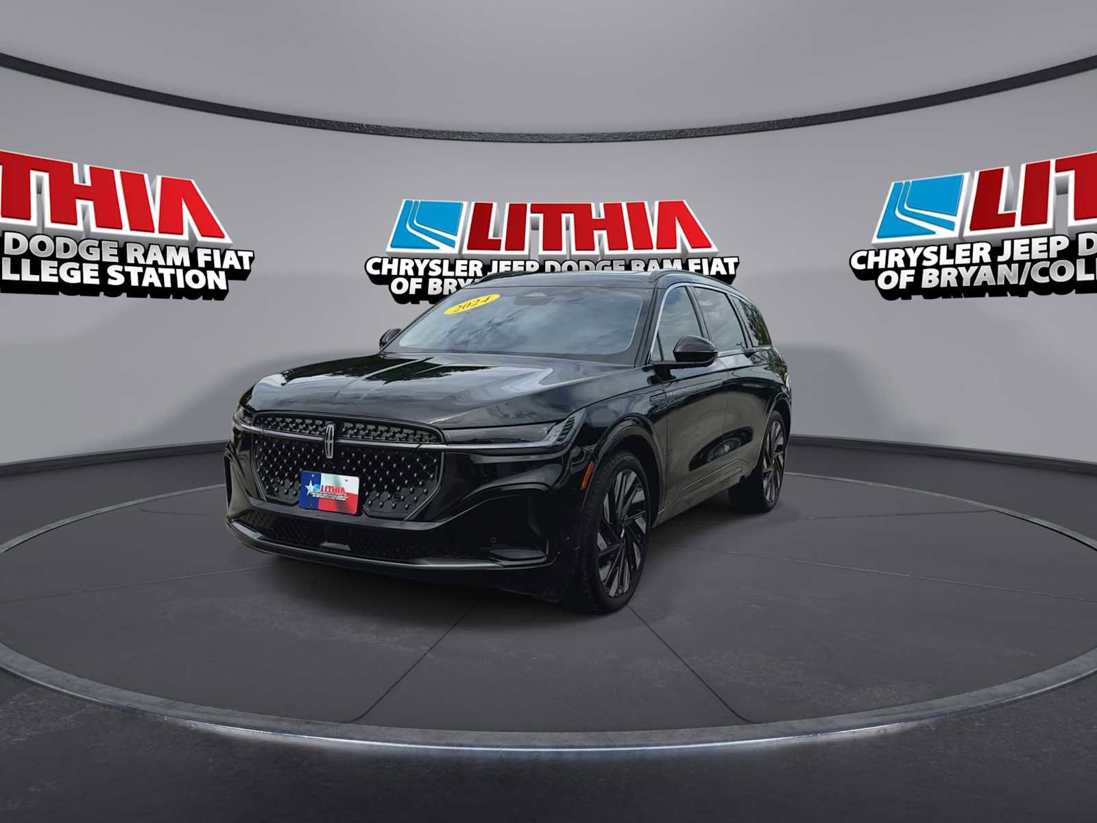 Used 2024 Lincoln Nautilus Black Label w/ Jet Appearance Package (87T) AWD/4WD image 3