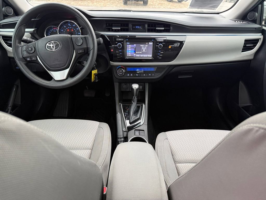 Used 2015 Toyota Corolla LE image 13