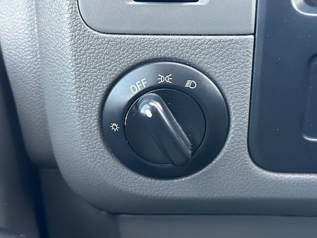 Used 2021 Nissan NV 2500 SV image 17