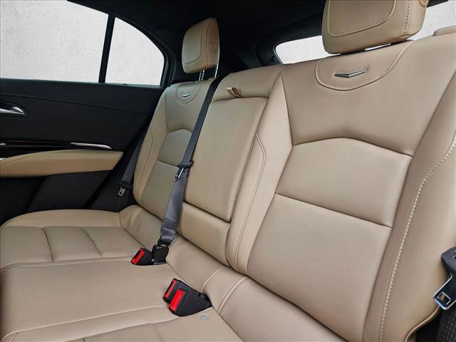 Used 2024 Cadillac XT4 Luxury w/ Cold Weather Package FWD image 19