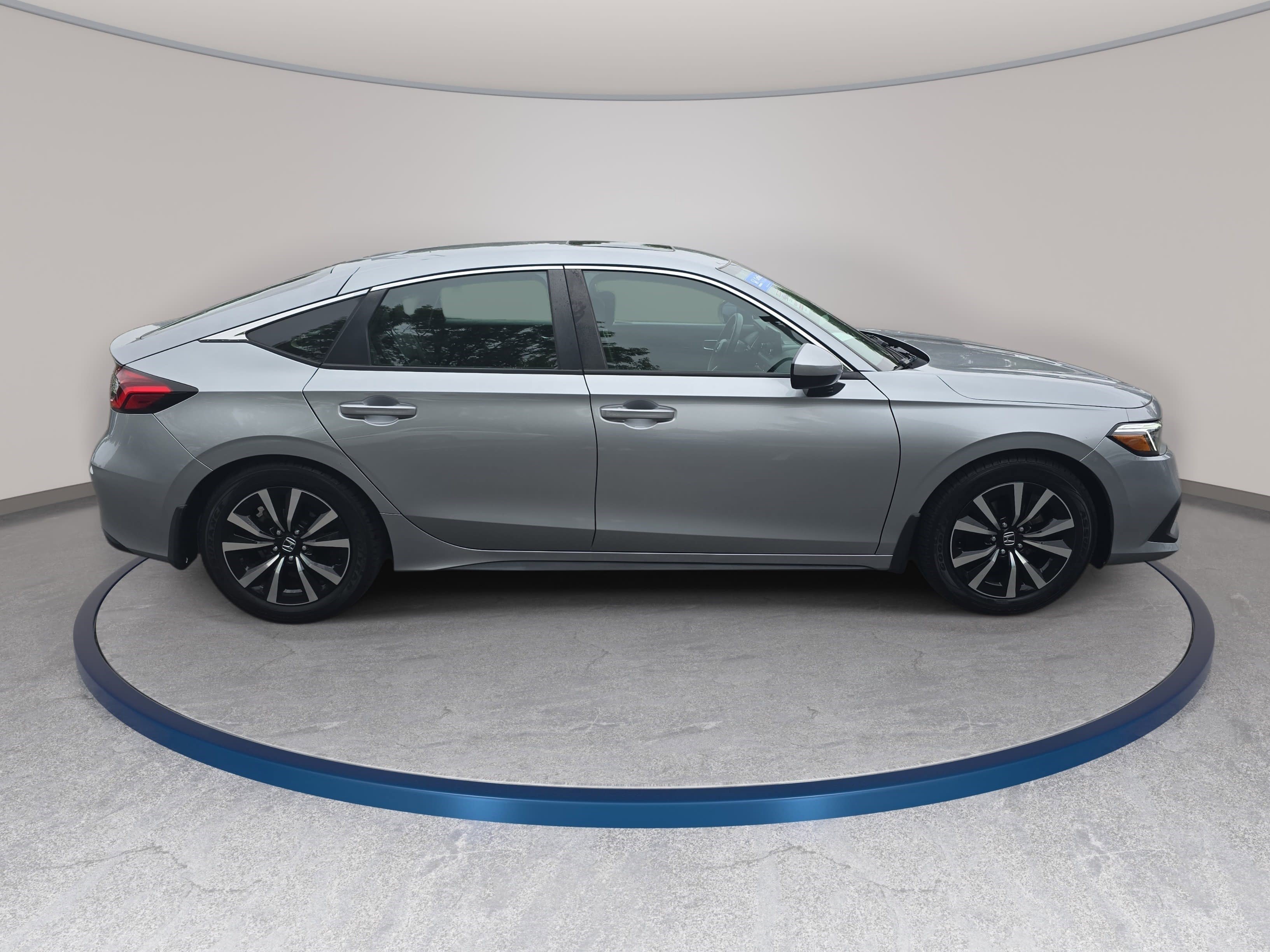 Used 2023 Honda Civic EX-L image 4