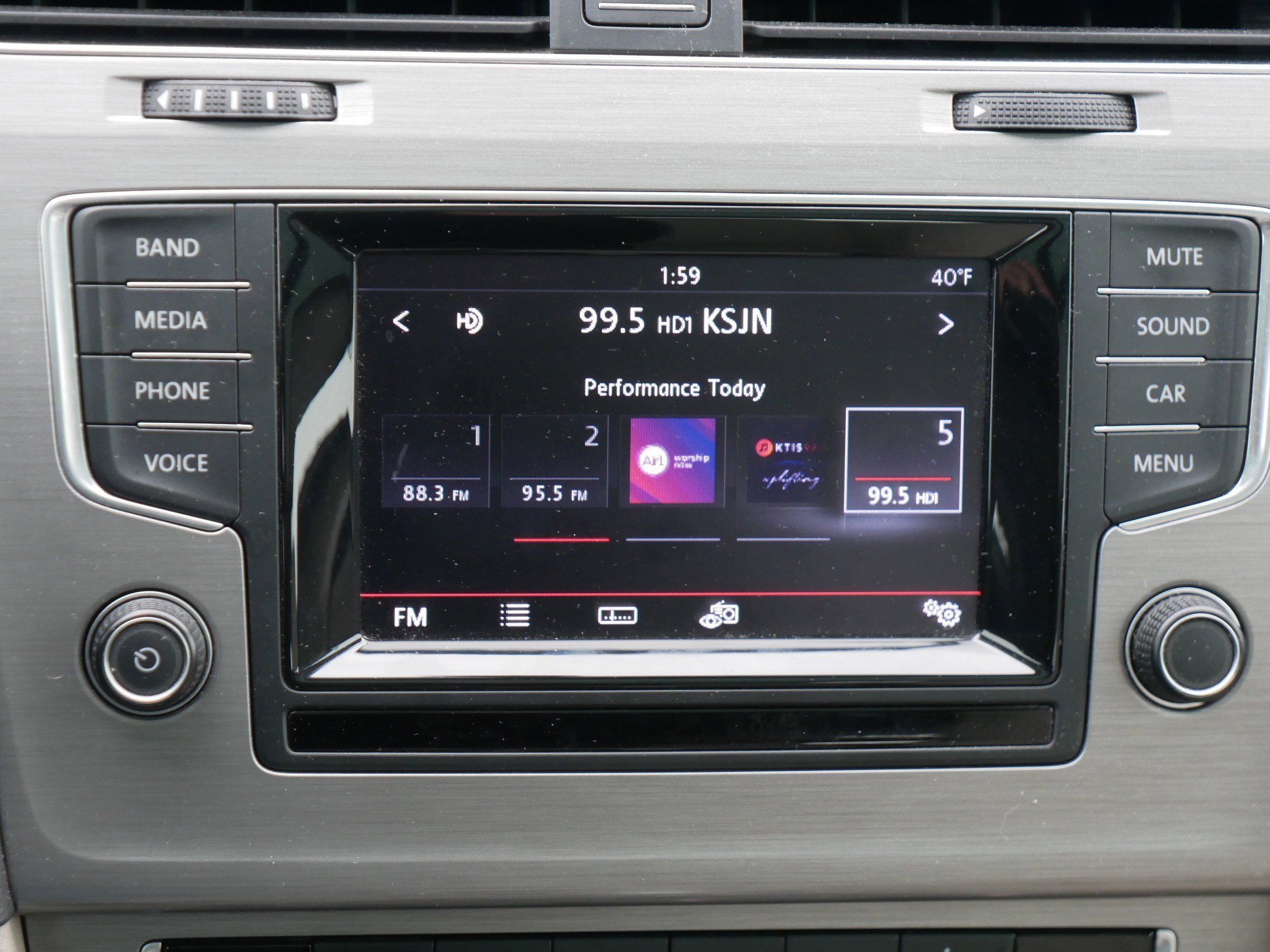 Used 2015 Volkswagen Golf SE image 22