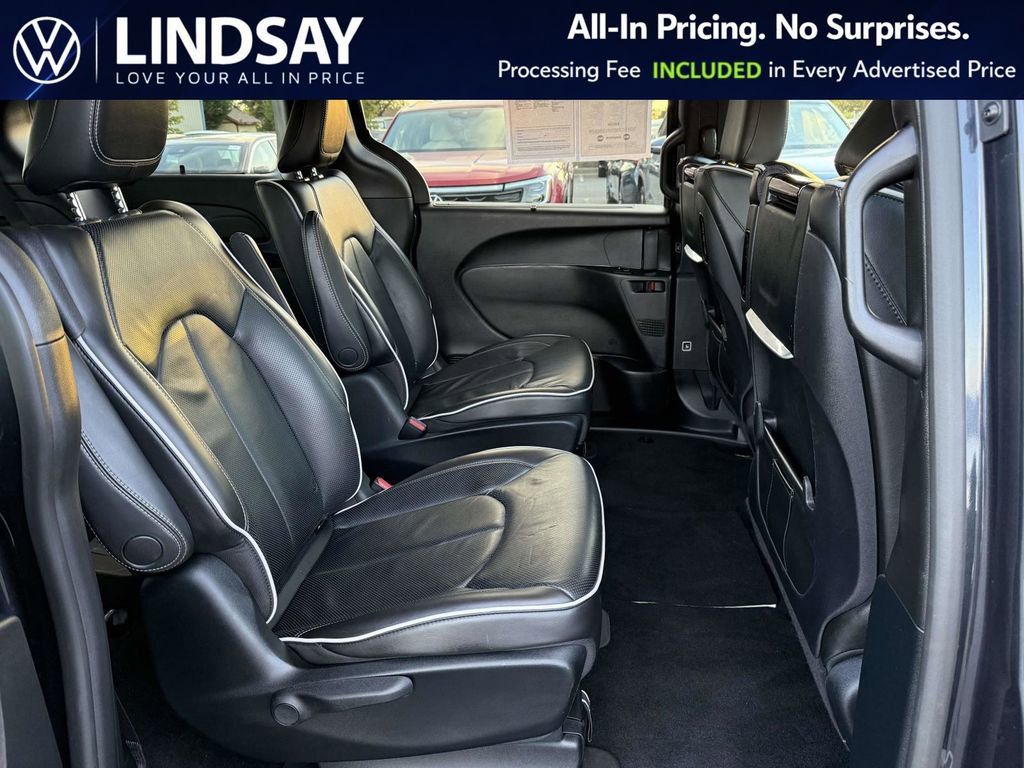 Used 2019 Chrysler Pacifica Limited w/ Advanced Safetytec Group FWD image 13