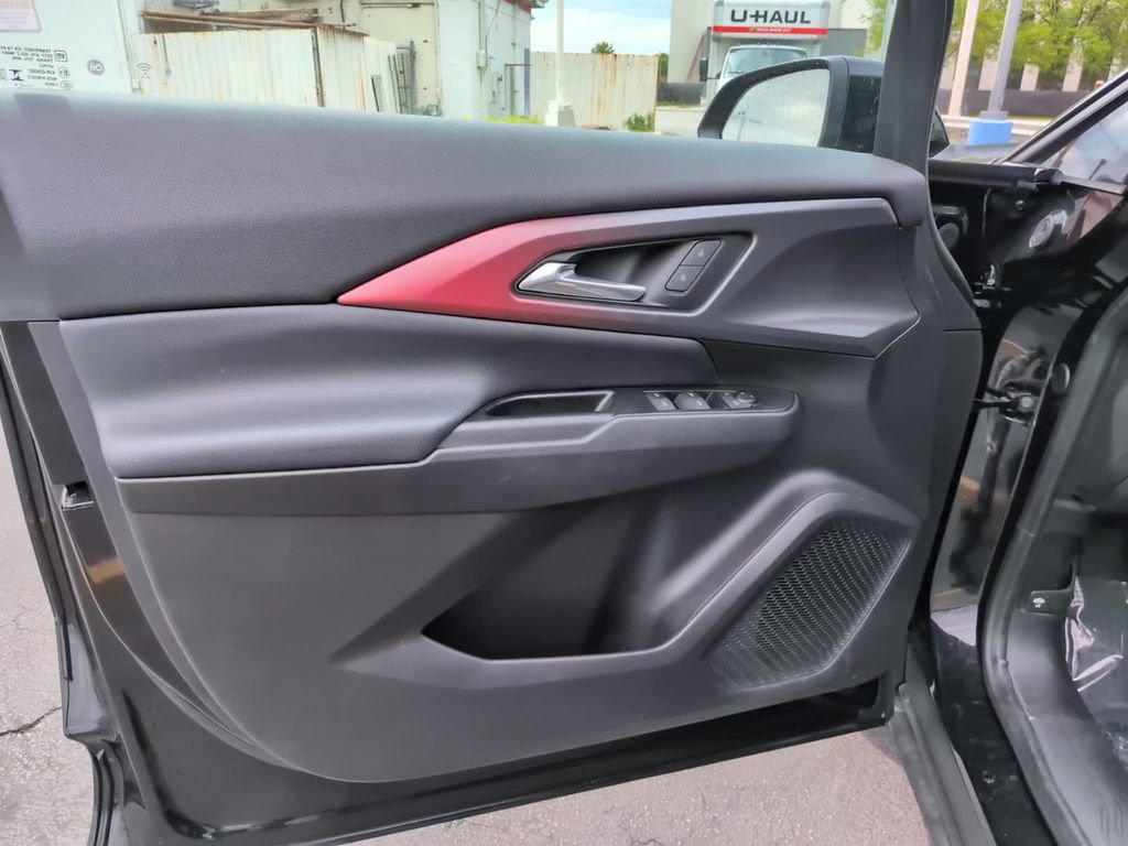 Used 2024 Chevrolet Equinox EV RS FWD image 18