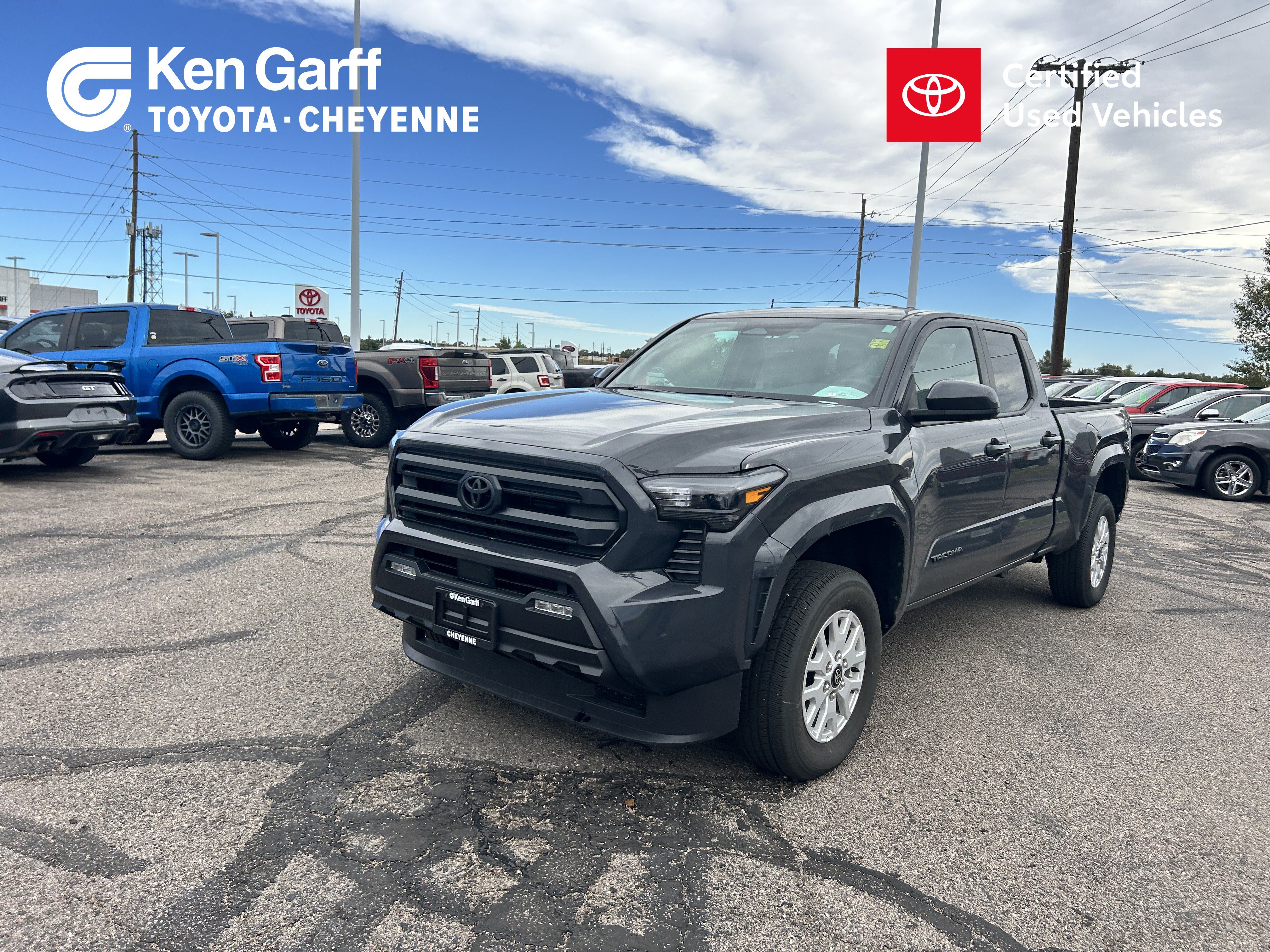 Used 2025 Toyota Tacoma SR5 AWD/4WD image 1
