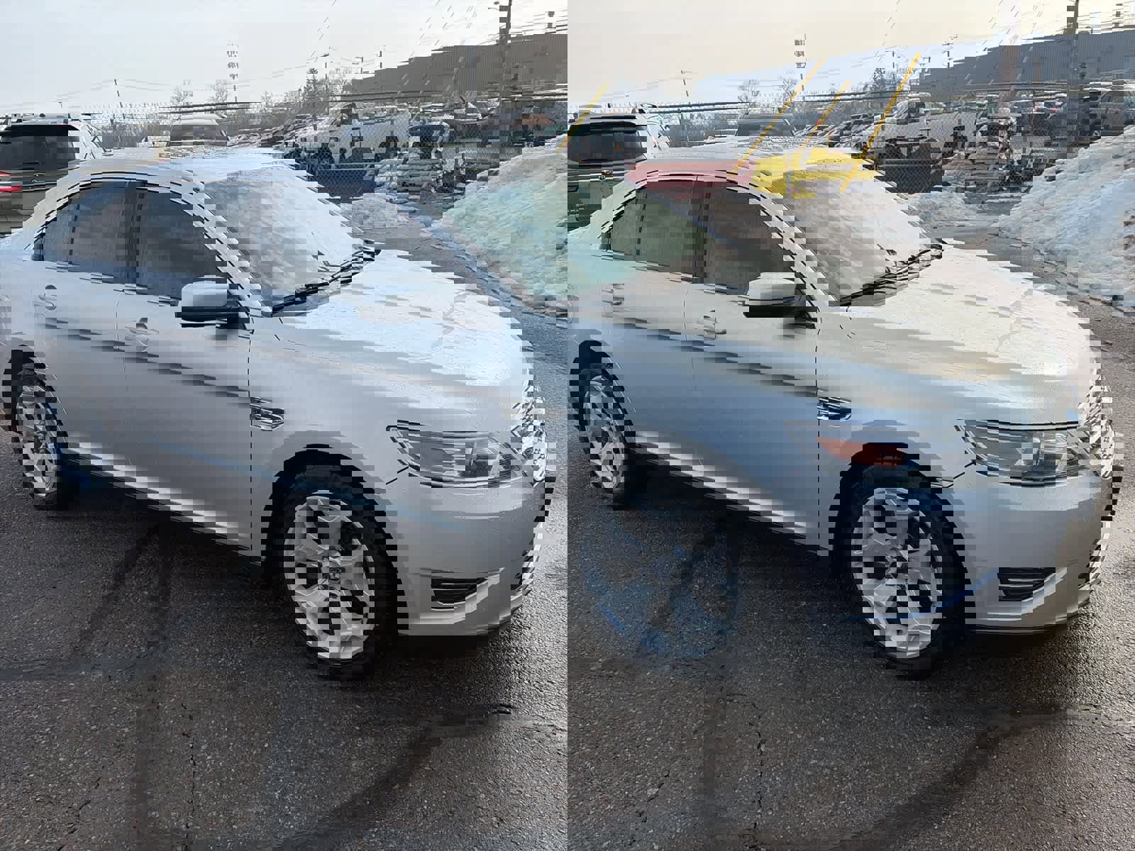 Used 2010 Ford Taurus SEL image 5