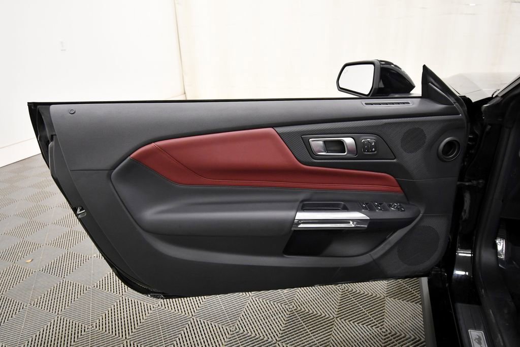 Used 2025 Ford Mustang GT Premium RWD image 13