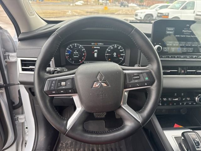 Used 2024 Mitsubishi Outlander SEL image 17