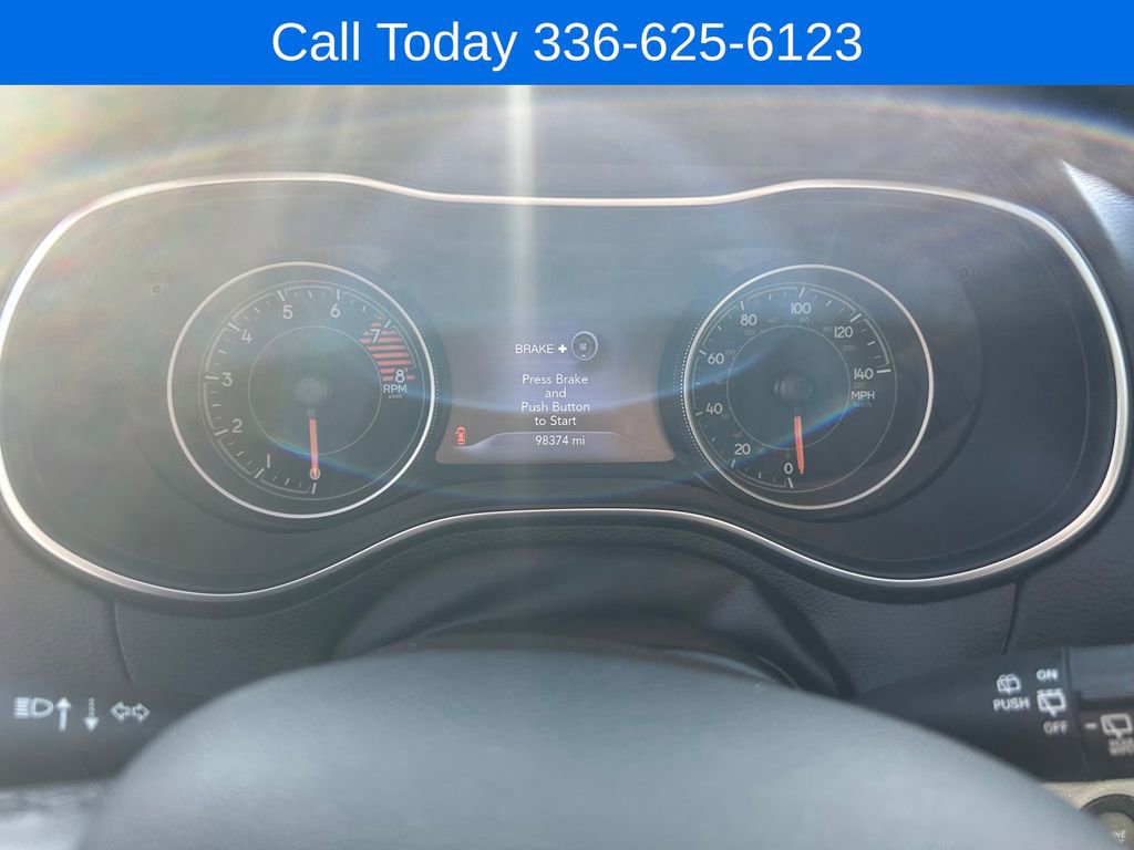 Used 2021 Jeep Cherokee Latitude Lux w/ Comfort/Convenience Group AWD/4WD image 20